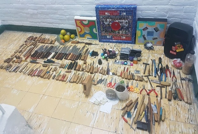 Más de 85 mil pesos y armas punzocortantes hallaron en cateo al Cereso de Tehuacán