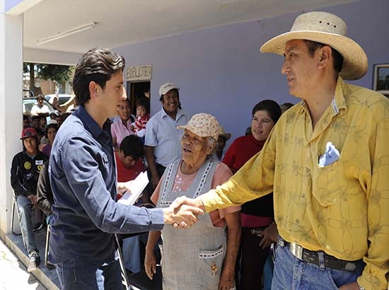 JJE entrega fertilizante y presenta el programa “Siembra Mejor Cosecha Bien”