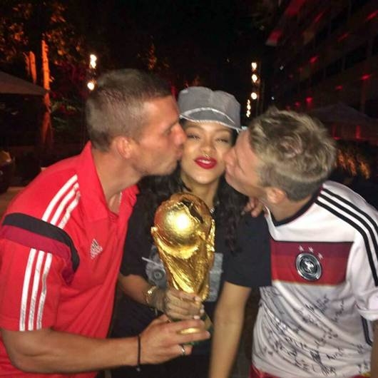 Rihanna festejó con seleccionados alemanes campeonato mundial