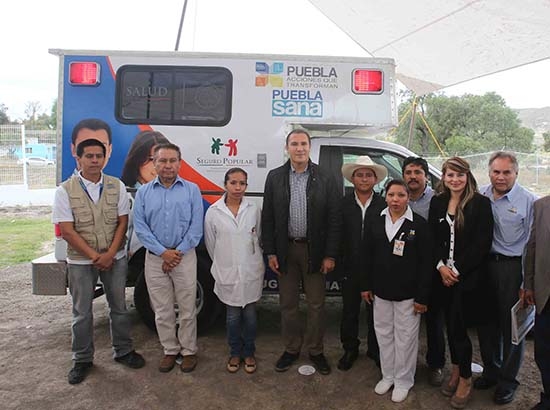 RMV entrega Centro de Salud y Unidad Móvil en Azumbilla