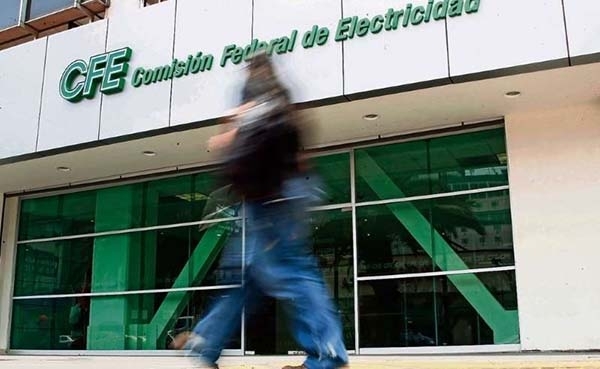 Poblanos deudores de la CFE crean frente común y exigen tarifa justa
