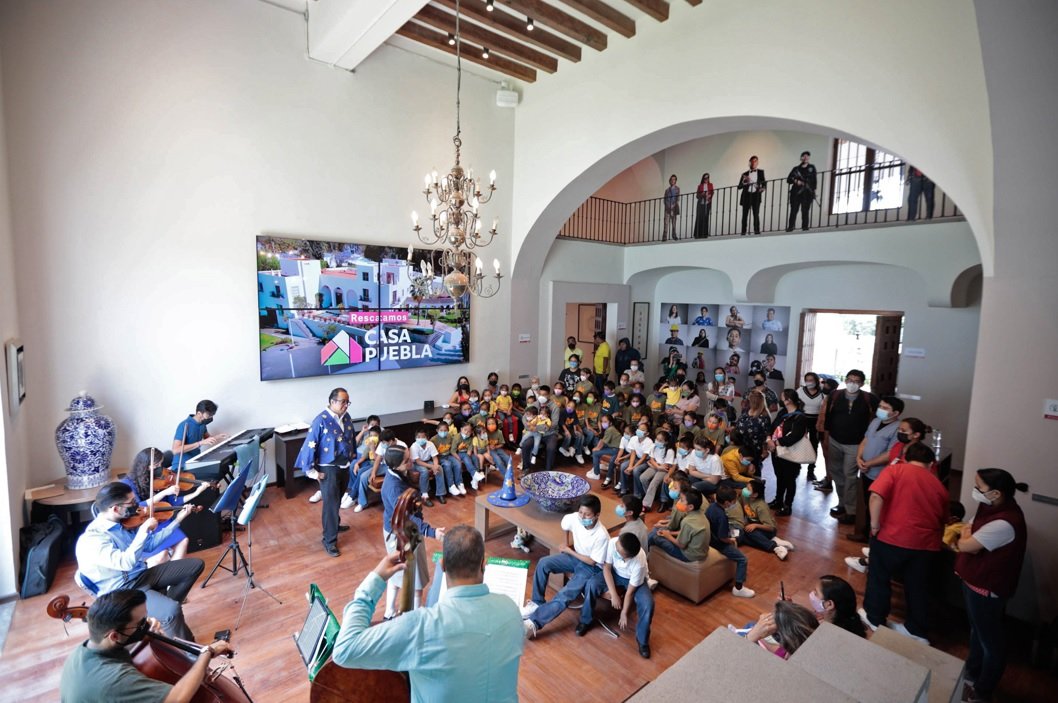 FOTOS. Así fue “la toma” de Casa Puebla; de residencia de gobernadores a centro cultural