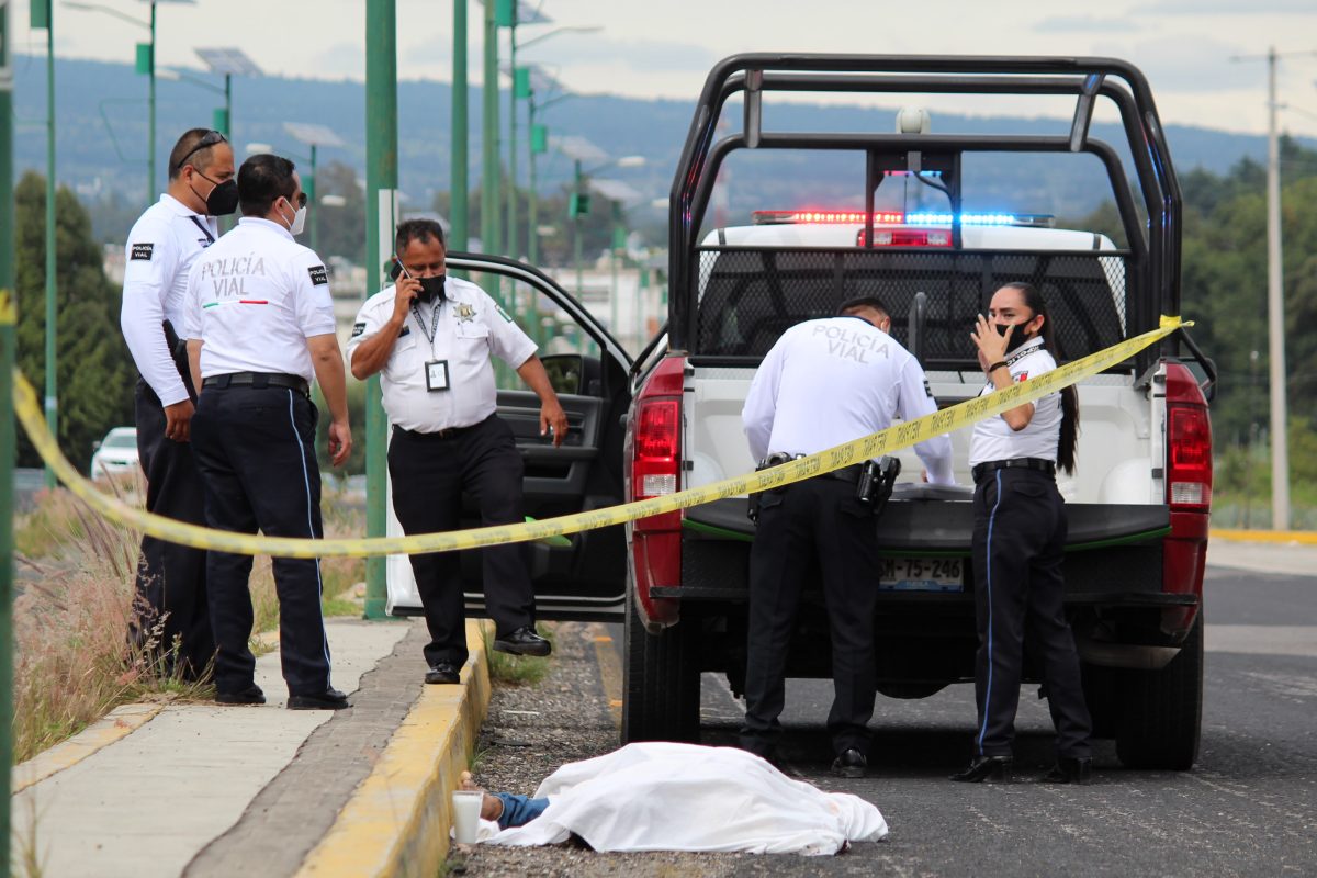 Hombre murió atropellado cuando quiso cruzar el Periférico en Flor del Bosque