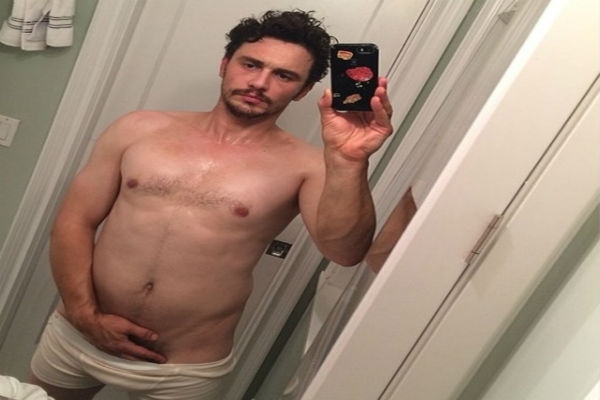 James Franco causa polémica con selfie