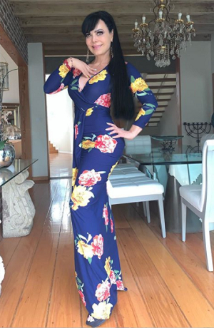 Maribel Guardia cautiva con atuendo en rosa para redes sociales