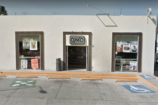 Solitario ladrón amagó a empleado y robó Oxxo de Los Remedios