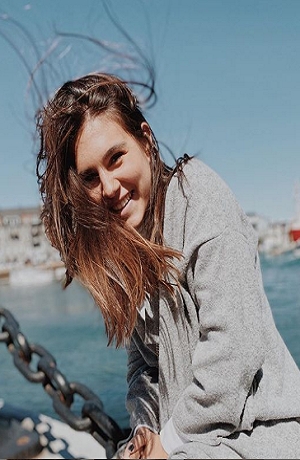 Romina, la sexy hija de Jorge Poza y Mayrín Villanueva