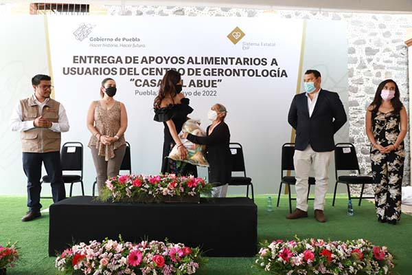 SEDIF entrega despensas a usuarios del Centro de Gerontología “Casa del Abue”