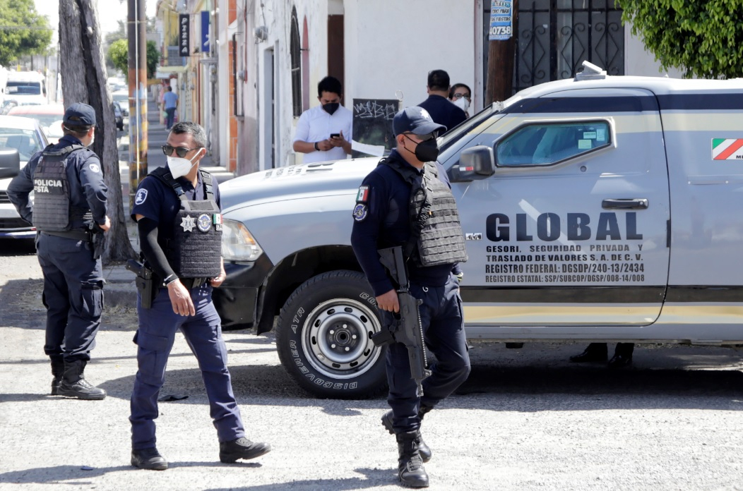 Habría complicidad de empleados en atraco a camioneta de valores