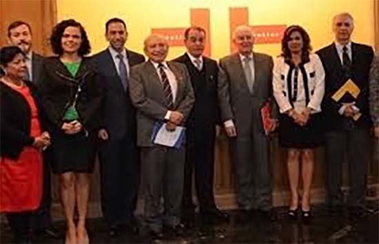 Viaje de Alcalá, Lozano y otros 11 senadores a España costó un millón de pesos
