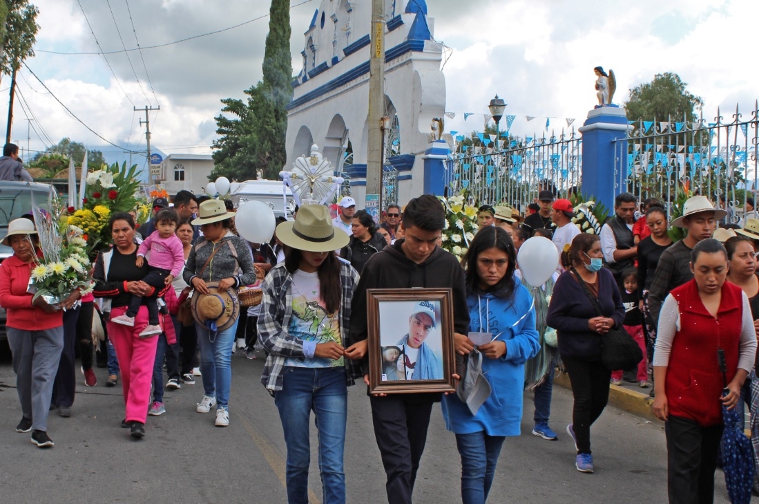 Así fue el funeral del poblano que murió ahogado en Xochimilco