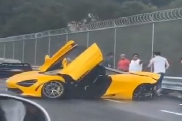 VIDEO: Millonario choque de vehículos deportivos en la autopista a Toluca