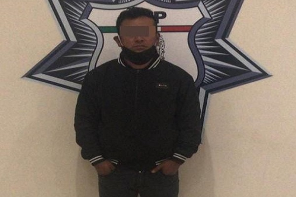 Cayó narcomenudista con 20 dosis de droga en Amozoc
