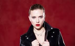 Scarlett Johansson, sexy para la revista Dazed & Confused