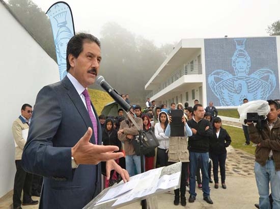 Rector de la BUAP entrega edificio a preparatoria “Enrique Cabrera” de Teziutlán