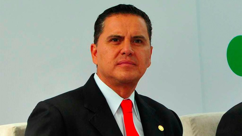 Giran orden de aprehensión contra ex gobernador de Nayarit y su hija