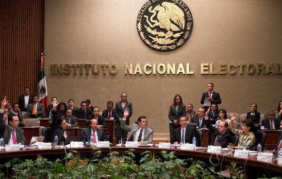 INE: 224 mil pesos, tope de precampaña para aspirantes a diputados federales
