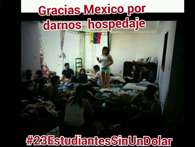 #23EstudiantesSinUnDolar: Venezolanos varados en Puebla