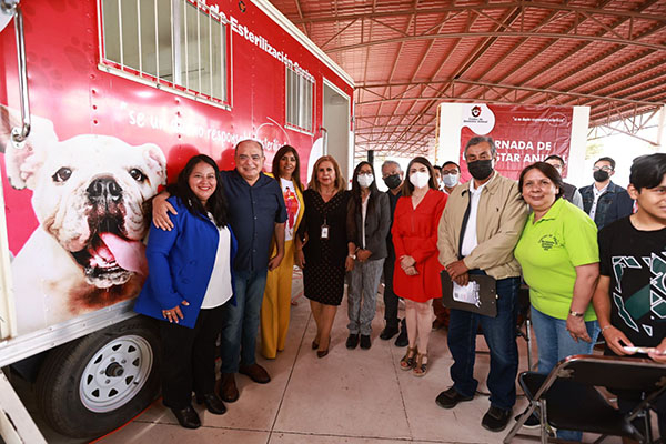 Zacatlán pone en marcha unidad móvil de esterilización de perros y gatos