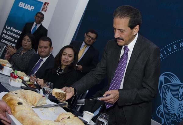 En 2018, la BUAP más sólida y unida: Alfonso Esparza Ortiz