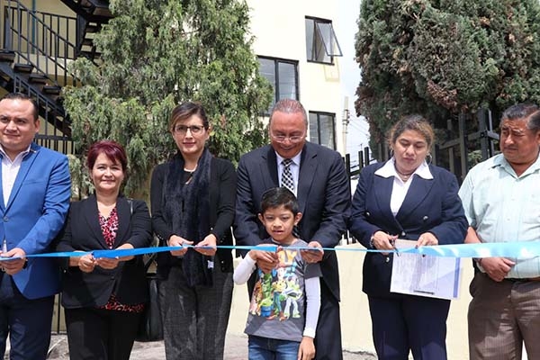 Guillermo Velázquez entrega rehabilitación de edificio en Infonavit afectado por el sismo