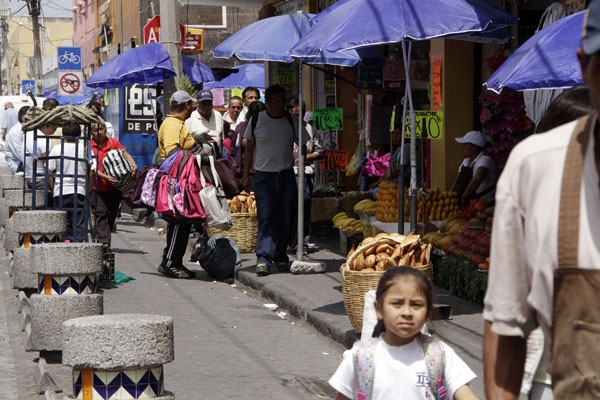 Ambulantes en centro de Puebla aumentaron 100%, se queja Canaco