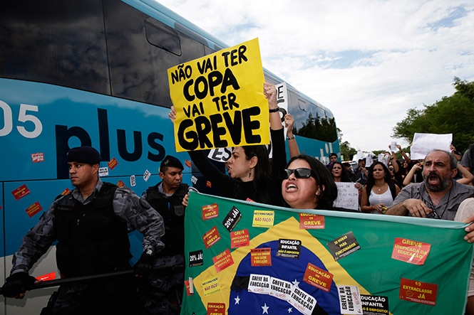 Brasil 2014: Manifestantes irrumpen entrenamiento carioca