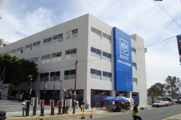 Siete personas quedaron atrapadas en elevador del Hospital Regional del ISSSTE