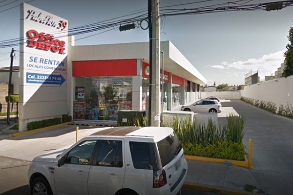 Ladrones dieron cristalazo a tienda Office Depot en la colonia Anzures