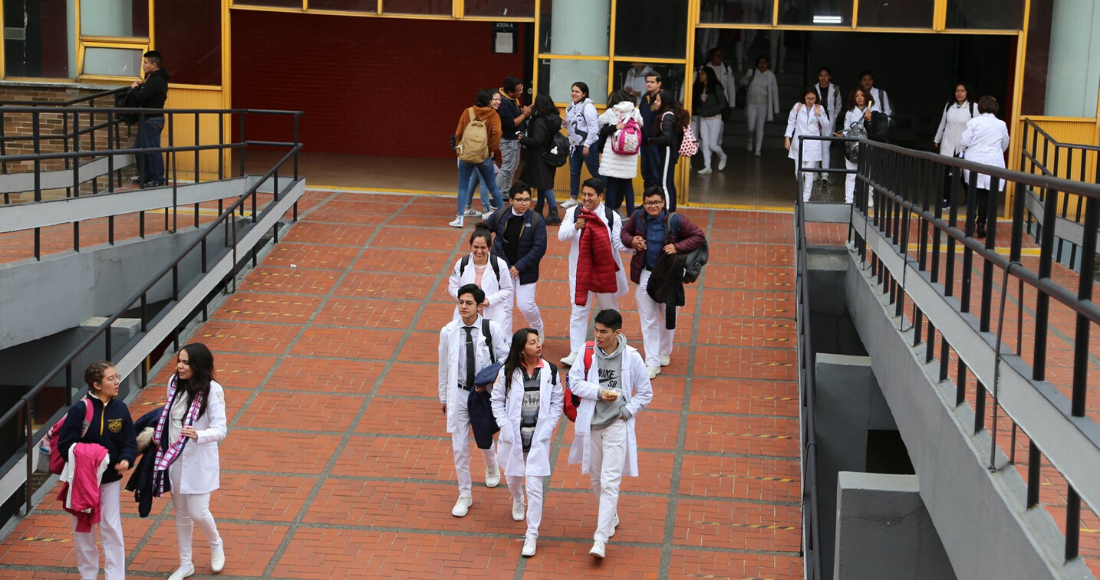 UNAM e IPN sacan a sus estudiantes de medicina y enfermería de hospitales por Covid-19