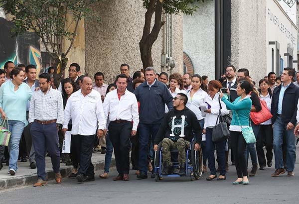 Tony Gali supervisa mejoramiento de imagen urbana de El Refugio y San Antonio