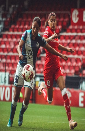 Puebla Femenil derrotó por la mínima diferencia a Toluca