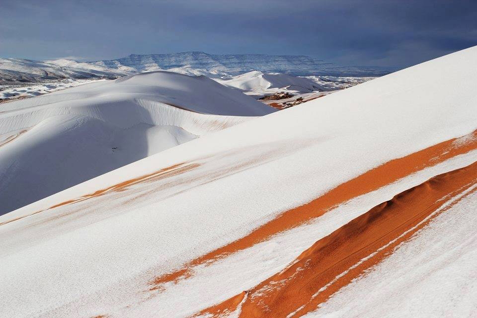 Ola polar que azotó EU ahora cubre de blanco el desierto del Sahara