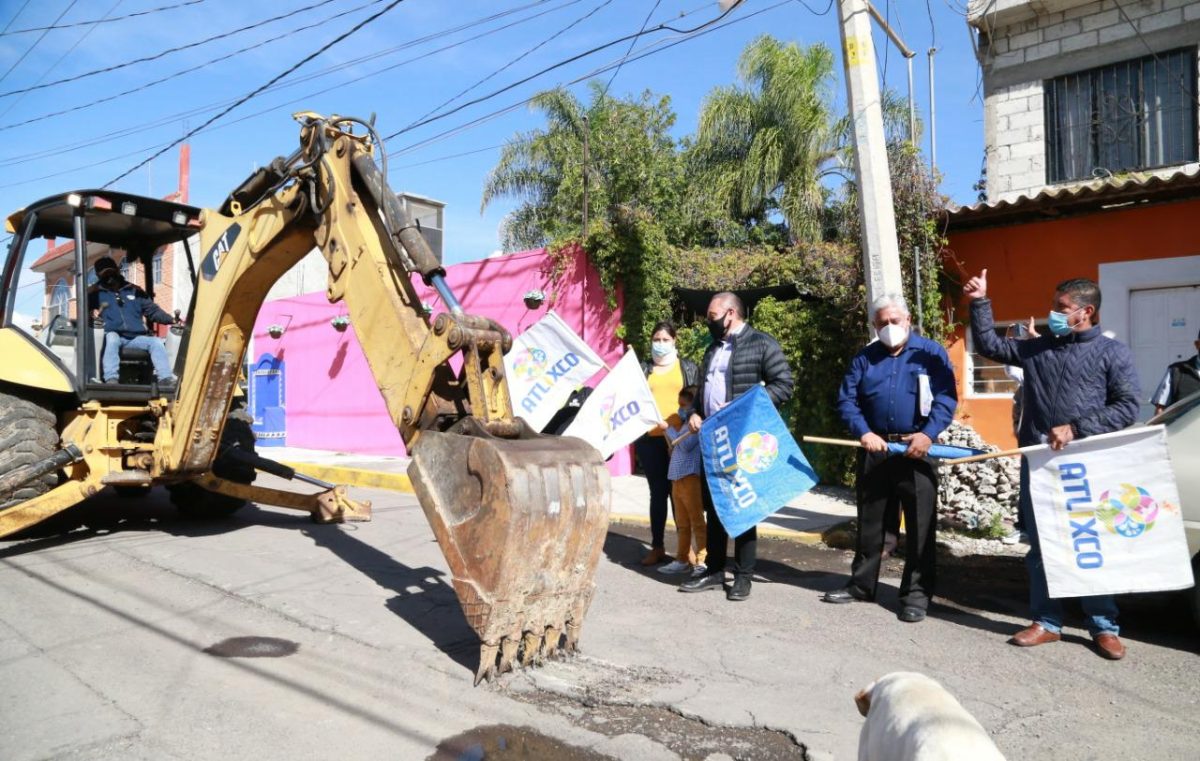 Se inicia reencarpetamiento de vialidad principal en la colonia Flores Magón en Atlixco