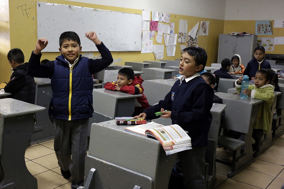 Regresan a clases más de 25 millones de estudiantes este lunes