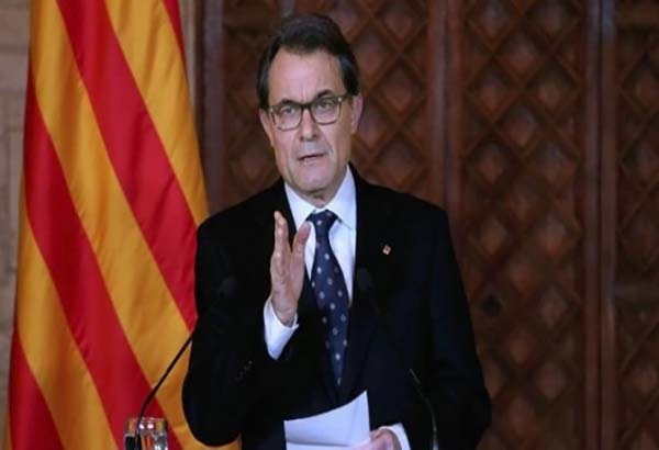 Presidente de Cataluña renuncia a referéndum independentista