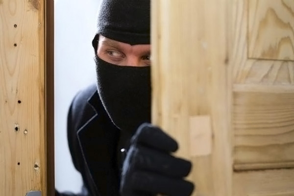 ¿Sales de viaje? Tips para proteger tu casa