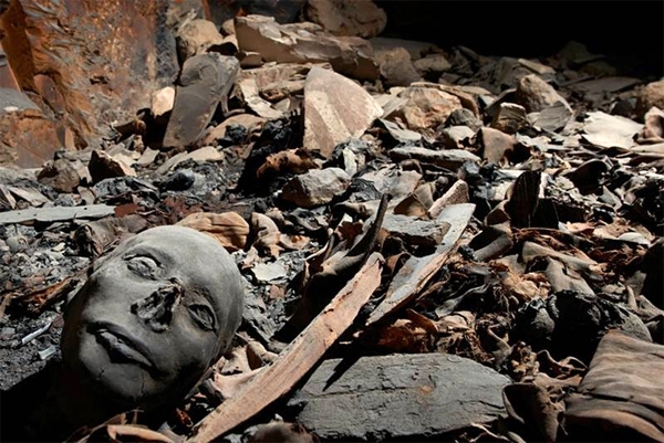 Hallan tumba con 50 momias en el Valle de los Reyes de Egipto