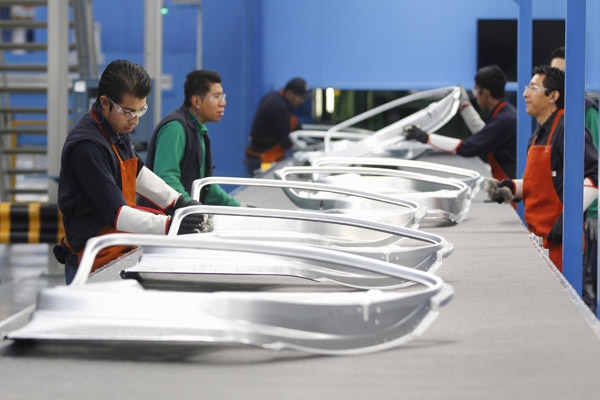 Empresas españolas de autopartes preparan inversión en Puebla