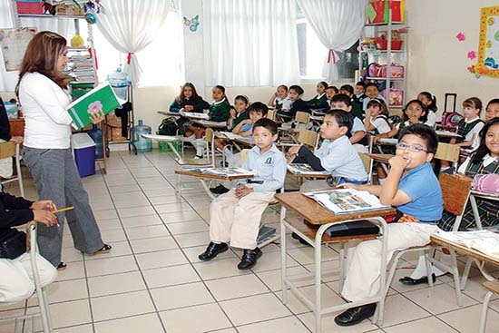 Mexicanos Primero detecta a 30 mil maestros comisionados