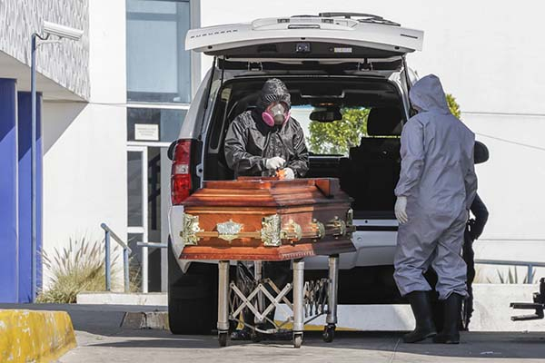 Durante la pandemia, 60 poblanos han muerto por COVID-19 en un solo día