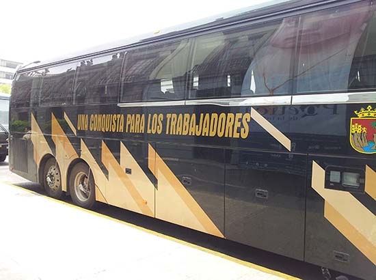 Maestros de la CNTE viajan a todo lujo y quieren aumento de 100%