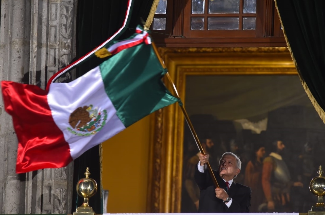 Así fue la primera y larga arenga de AMLO en el Grito de Independencia