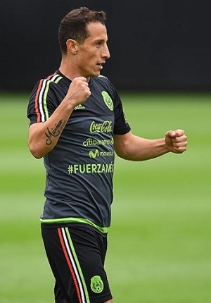 Andrés Guardado pide cambiar grito homofóbico por “Fuerza México”