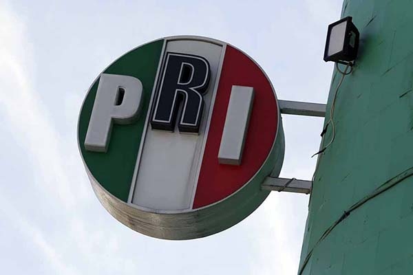 Priístas formalizan petición para expulsar a Zavala y Leobardo Soto; omiten a Mario Marín
