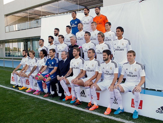 Chicharito participó en foto oficial del Real Madrid