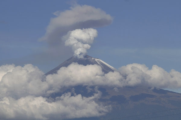 Popocatépetl aumenta actividad con 113 exhalaciones
