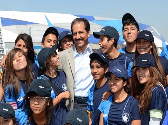 Rector de la BUAP da la bienvenida a la generación de ingreso 2014