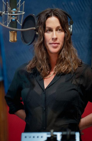 Alanis Morissette revela que fue atacada sexualmente a los 15 años