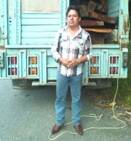 Detienen a sujeto con madera de dudosa procedencia en Tlacotepec